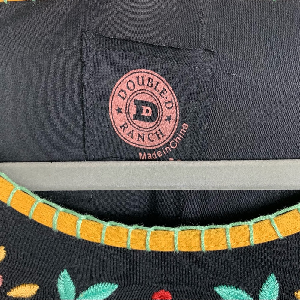 Double D Ranch Women Size Medium Floral Embroidered Tunic Western - Picture 3 of 5